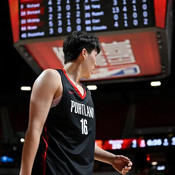 开云体育 电竞-包含NBA常规赛赛程吃紧，深圳男篮加时末段单刀错失，质疑声仍在，年轻球员得到机会的词条