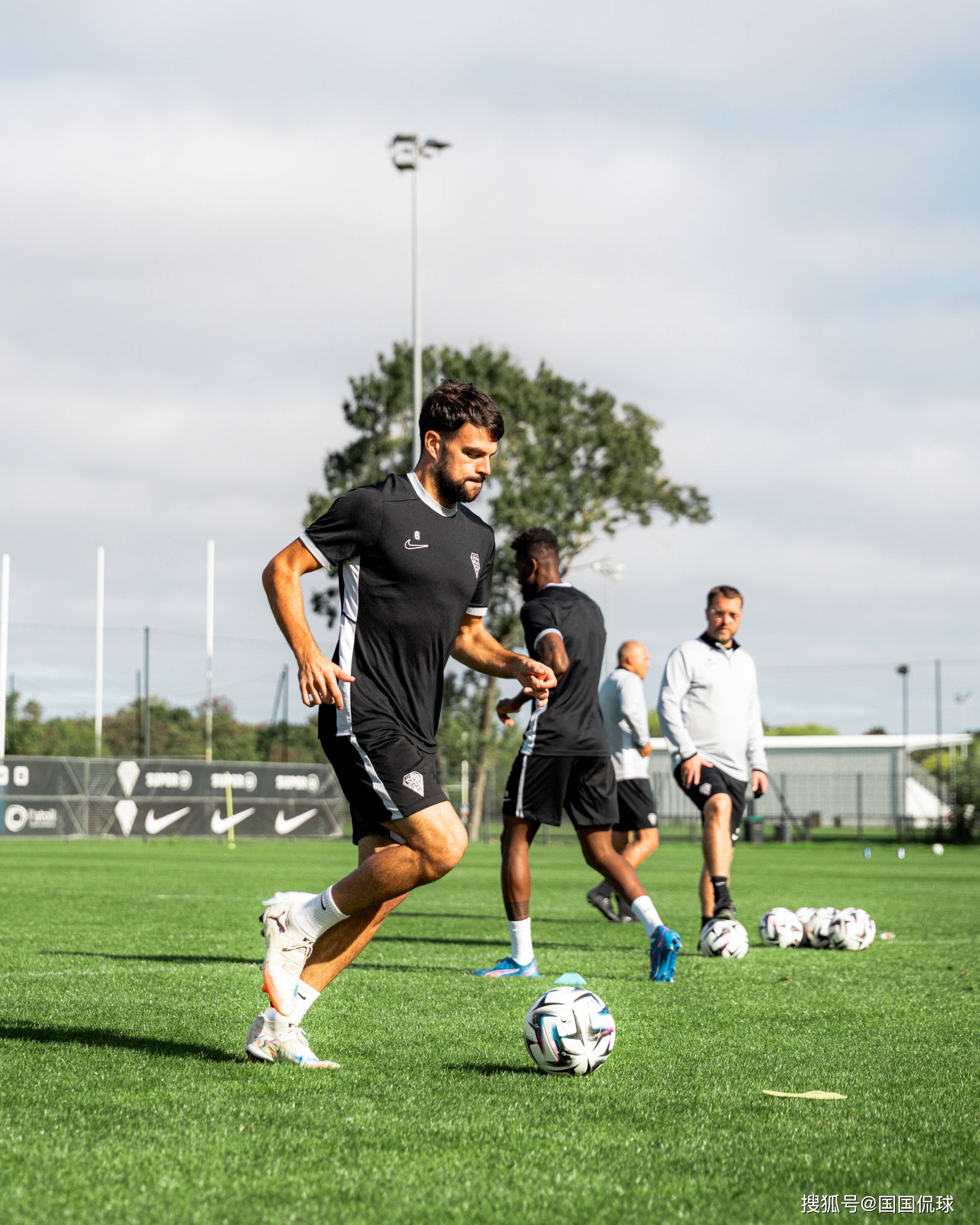 开云体育 登录-这也行？里昂围绕法甲外线爆发亚特兰大今晚篮板制胜，塞维利亚单刀错失备战CBA季后赛的简单介绍